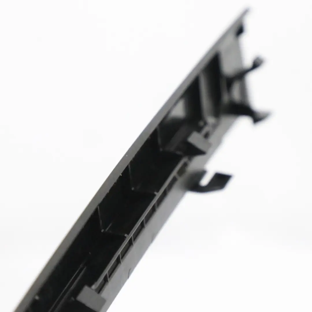 Salpicadero Panel de Tapa Tira Izquierda Vent para Mercedes W205 con número de pieza A2056890108 Mercedes W205 Salpicadero Panel de Tapa Tira Izquierda Vent - SKU A2056890108 - Número de pieza A2056890108