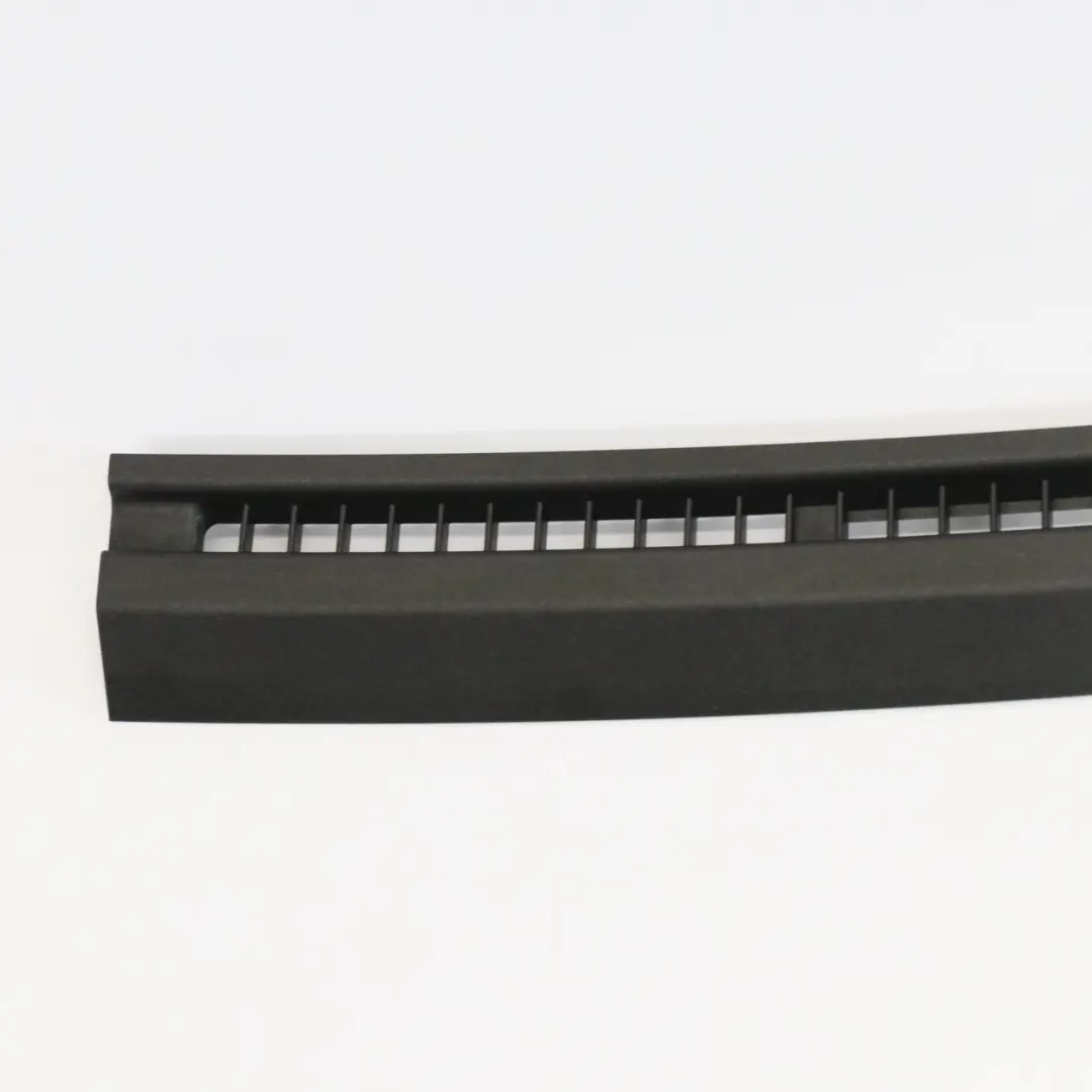 Mercedes W205 Panel Listwa Deski Rozdzielcza Kratki Nawiewu - SKU A2056890108 - Numer Części A2056890108