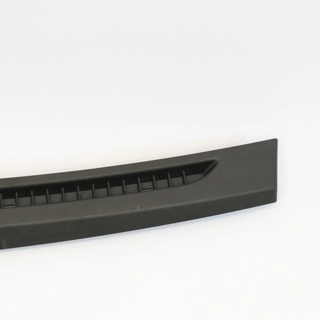 Mercedes W205 Panel Listwa Deski Rozdzielcza Kratki Nawiewu - SKU A2056890108 - Numer Części A2056890108