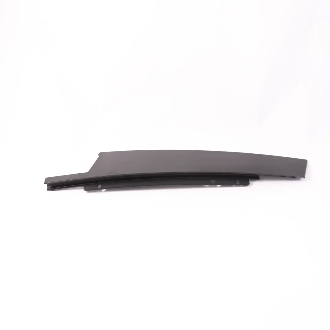 Cubrepilar Exterior Puerta Delantera Derecha para Mercedes W205 B con número de pieza A2056900287 Mercedes W205 B Cubrepilar Exterior Puerta Delantera Derecha - SKU A2056900287 - Número de pieza A2056900287
