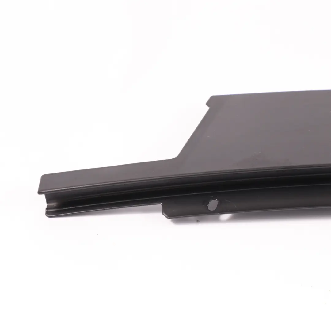 Pillar Cover Porta Esterna Anteriore Destra Trim per Mercedes W205 B con numero di parte A2056900287 Mercedes W205 B Pillar Cover Porta Esterna Anteriore Destra Trim - SKU A2056900287 - Numero di parte A2056900287