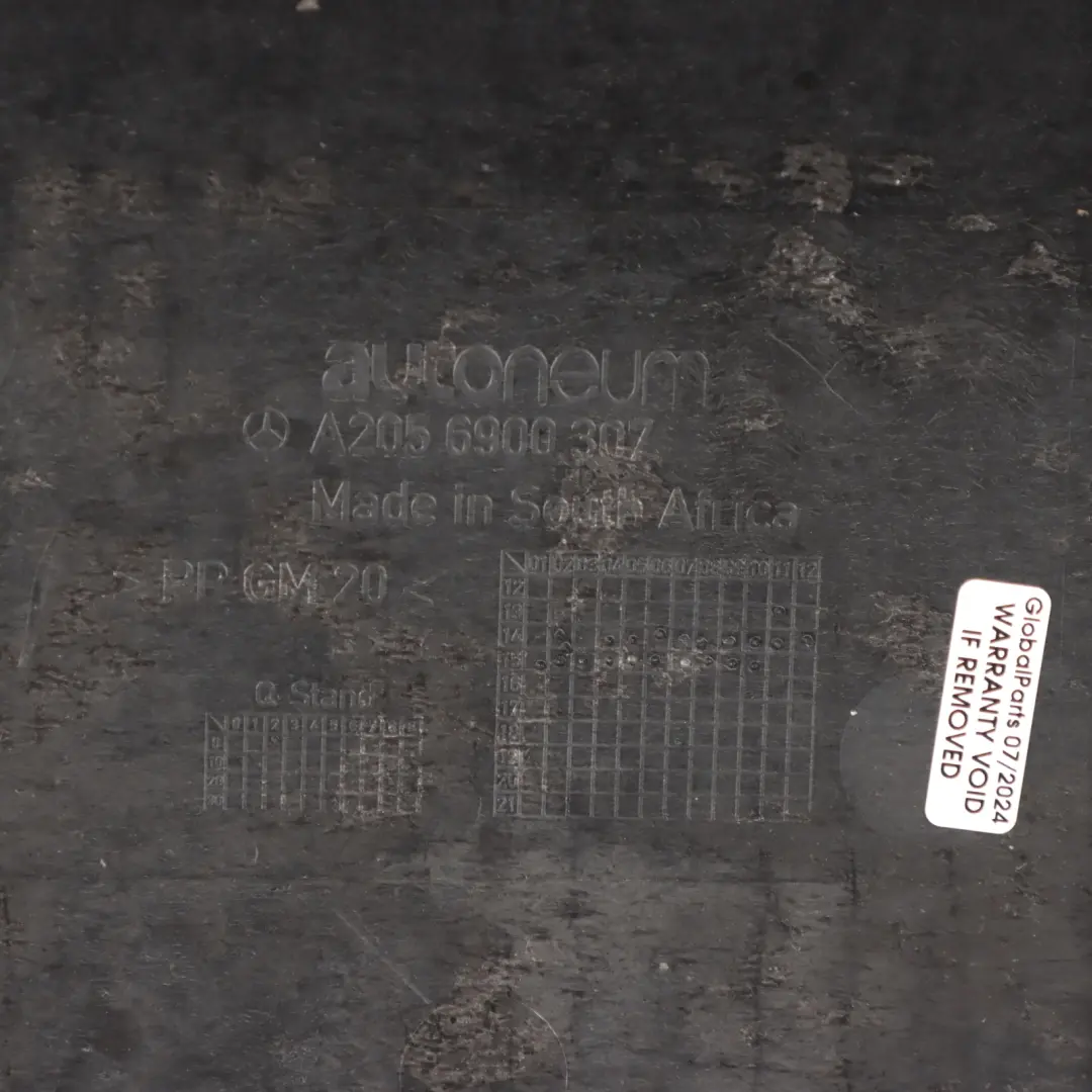 Cubrecarter Trasero Guardabarros Panel para Mercedes W205 con número de pieza A2056900307 Mercedes W205 Cubrecarter Trasero Guardabarros Panel - SKU A2056900307 - Número de pieza A2056900307