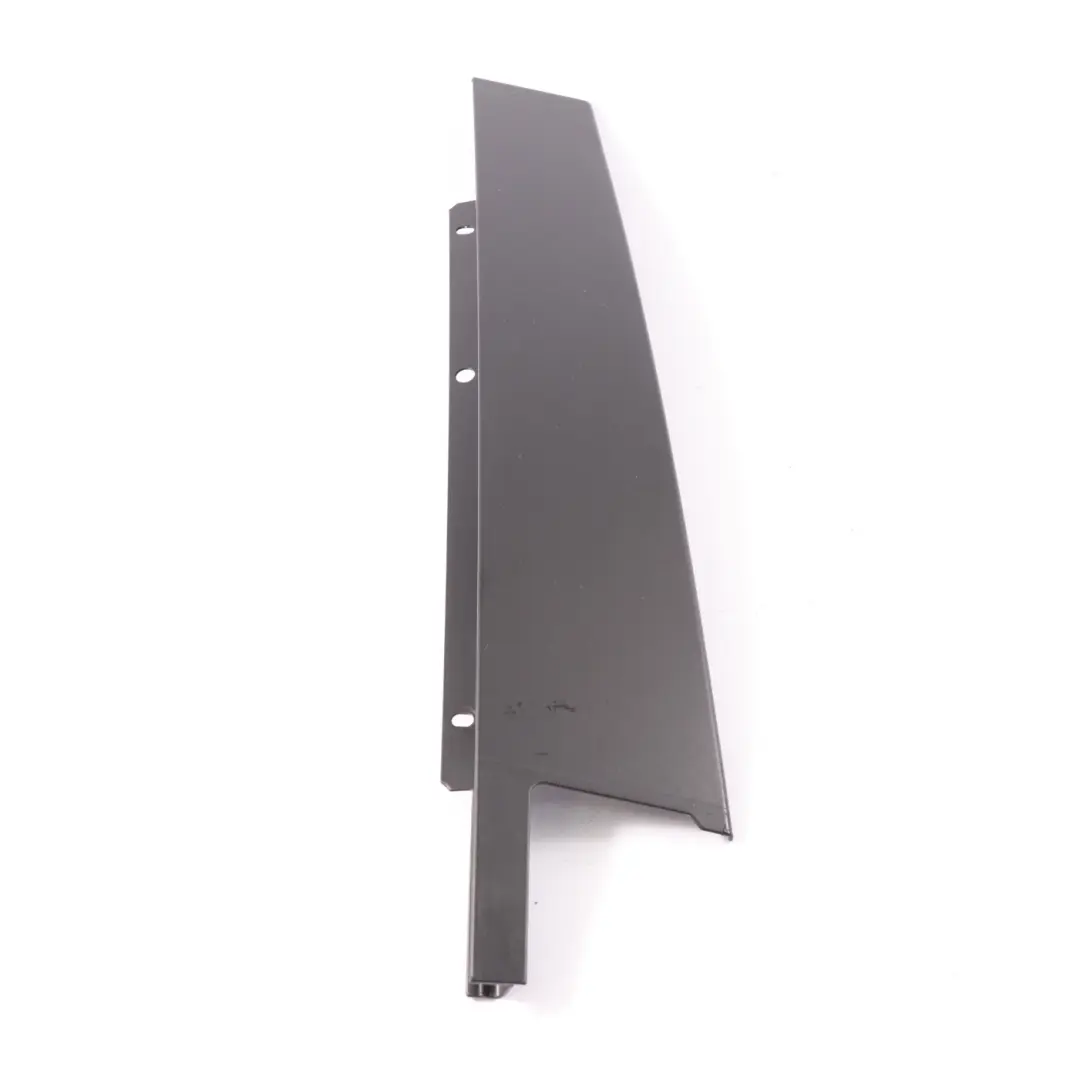 Cubrepilar Puerta Exterior Trasera Derecha Recorte para Mercedes W205 B con número de pieza A2056900487 Mercedes W205 B Cubrepilar Puerta Exterior Trasera Derecha Recorte - SKU A2056900487 - Número de pieza A2056900487