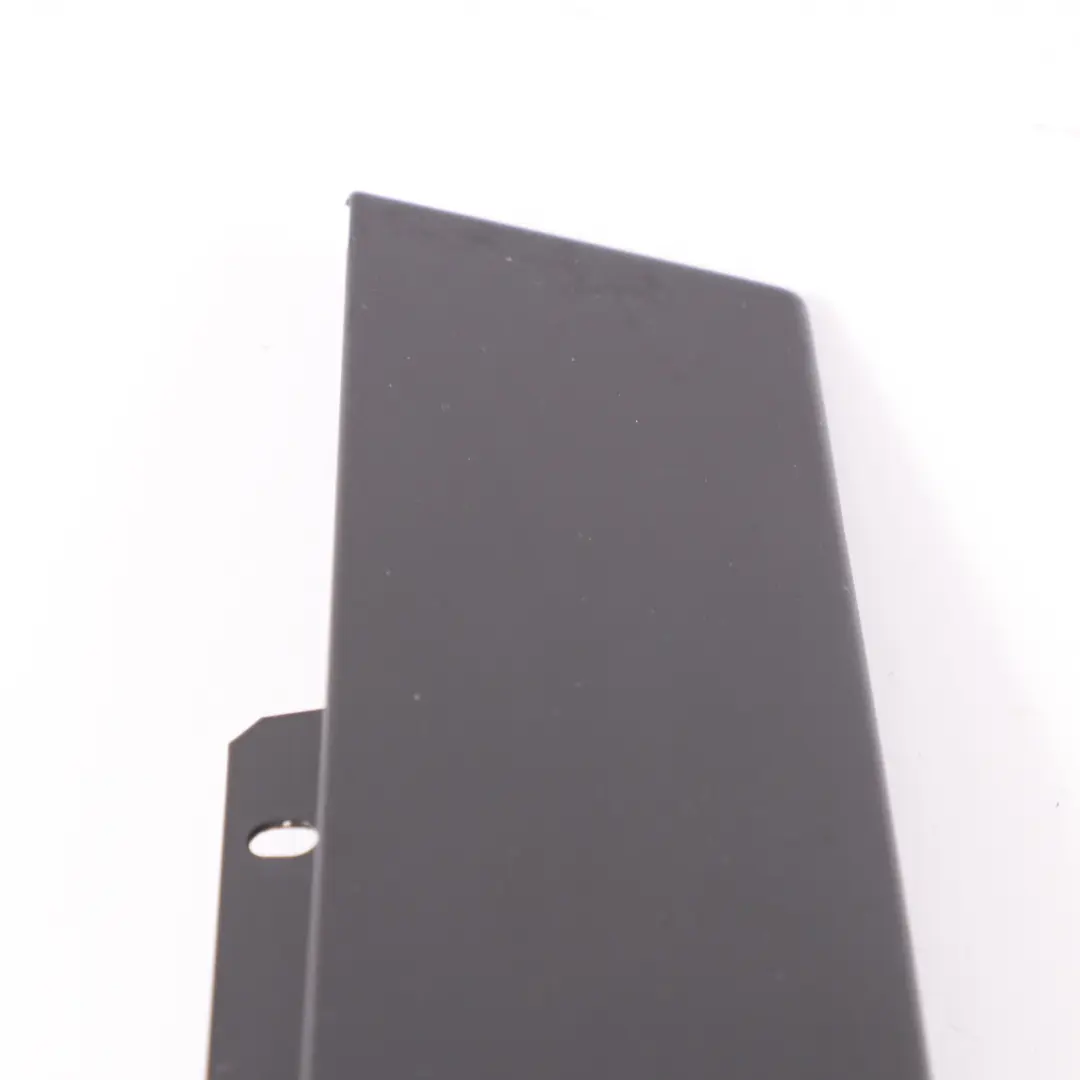 Couvre pilier extérieur de porte arrière droite pour Mercedes W205 B à propos du numéro de pièce A2056900487 Mercedes W205 B Couvre pilier extérieur de porte arrière droite - SKU A2056900487 - Numéro de pièce A2056900487