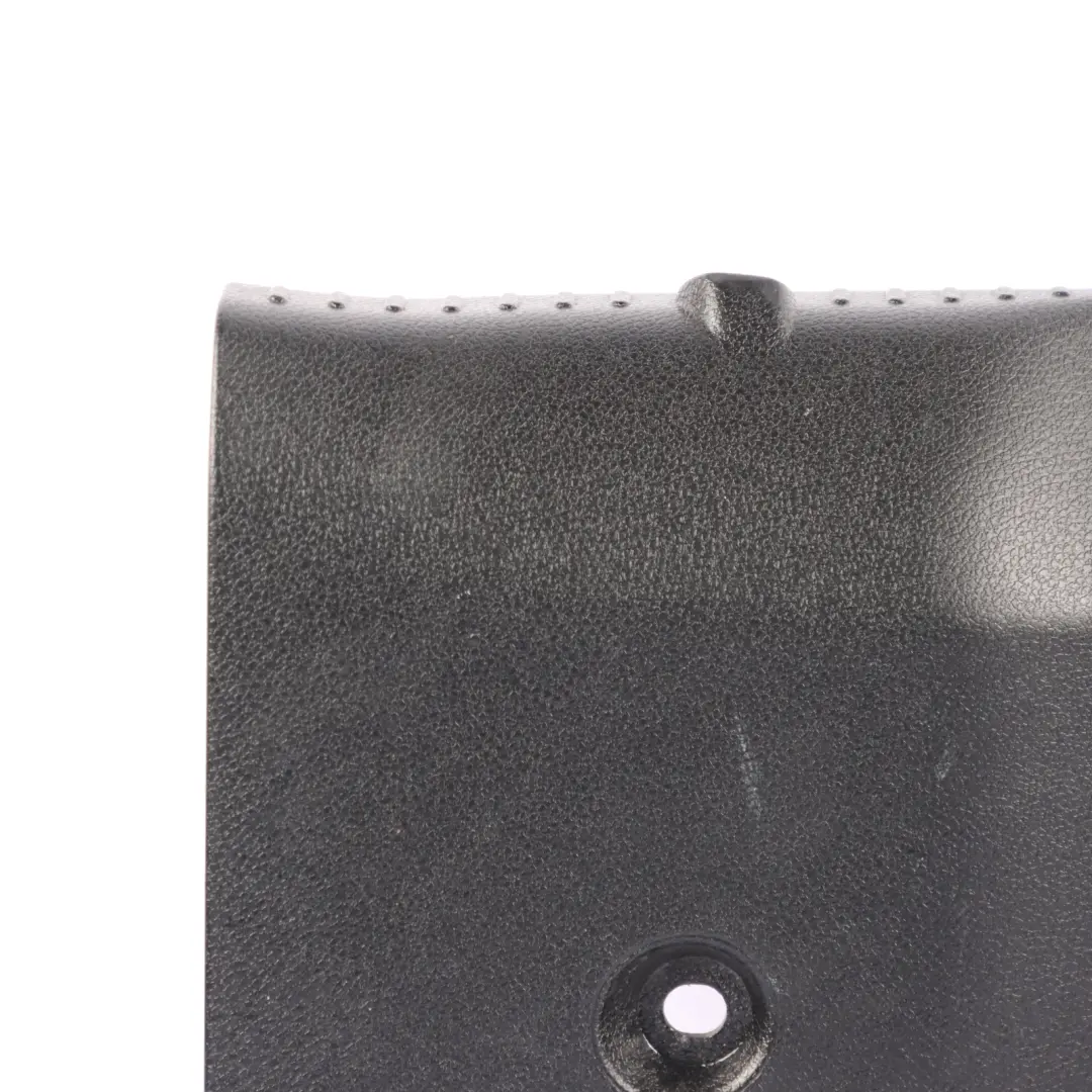 Panneau Garniture Seuil Coffre Chargement Noir pour Mercedes A205 à propos du numéro de pièce A2056900644 Mercedes A205 Panneau Garniture Seuil Coffre Chargement Noir - SKU A2056900644 - Numéro de pièce A2056900644