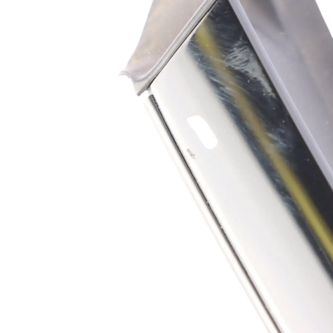 Mercedes A205 Parabrisas Cabrio Deflector Agua Tira Izquierda - SKU A2056901782 - Número de pieza A2056901782