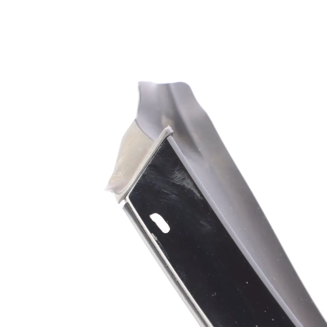 Baguette Pare Brise Gauche pour Mercedes A205 Cabriolet à propos du numéro de pièce A2056901782 Mercedes A205 Cabriolet Baguette Pare Brise Gauche - SKU A2056901782 - Numéro de pièce A2056901782