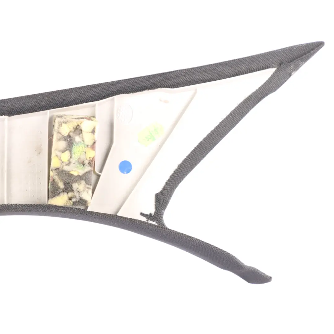 Embellecedor Pilar A Tapa Superior Delantero Derecho para Mercedes W205 con número de pieza A2056906001 Mercedes W205 Embellecedor Pilar A Tapa Superior Delantero Derecho - SKU A2056906001 - Número de pieza A2056906001