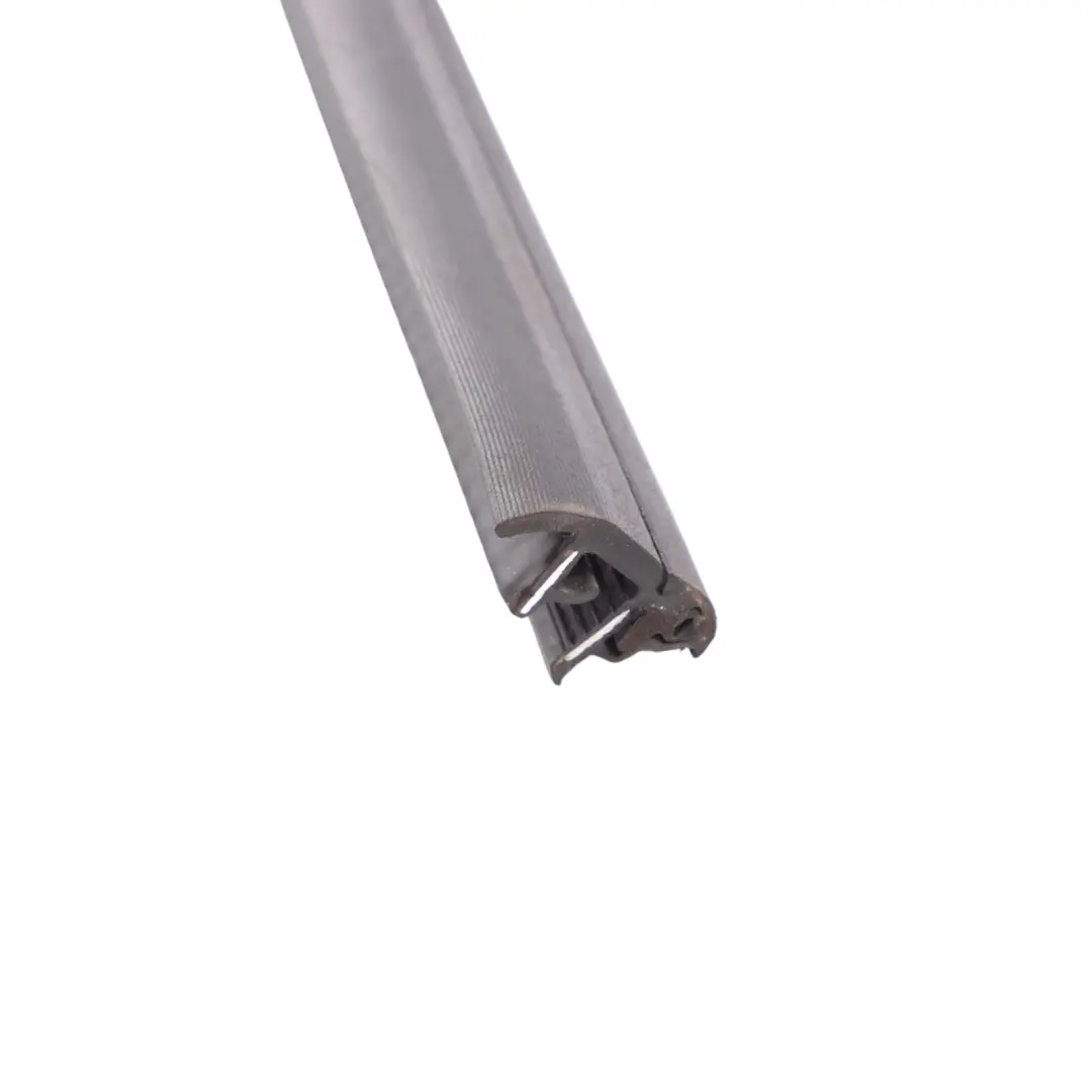 Prawa Uszczelka Drzwi Gumowa do Mercedes A205 o numerze A2056920276 Mercedes A205 Prawa Uszczelka Drzwi Gumowa - SKU A2056920276 - Numer Części A2056920276