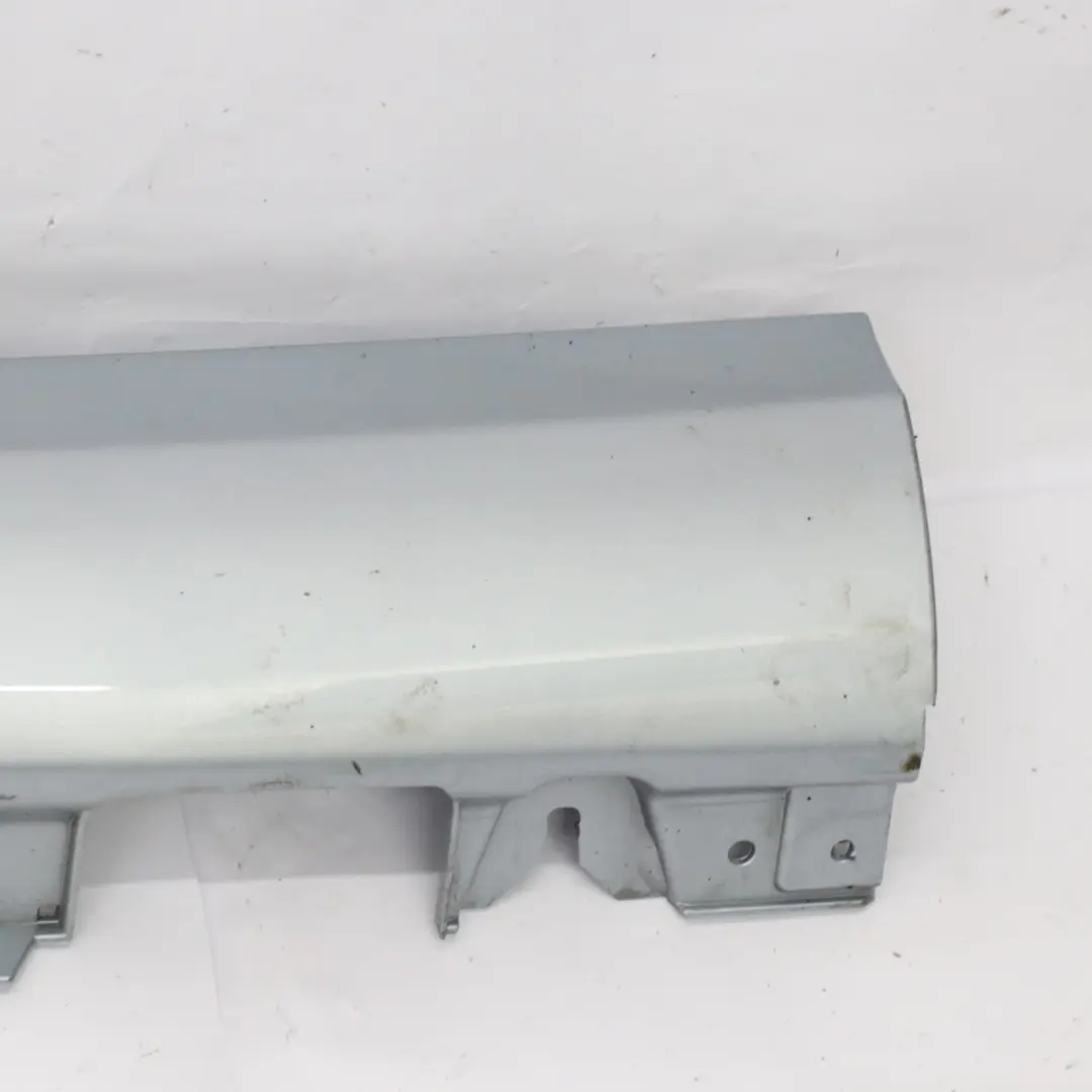 Mercedes W205 Faldón lateral izquierdo Cubre umbral de puerta Plata Diamante 988 - SKU A2056980154-DSI - Número de pieza A2056980154