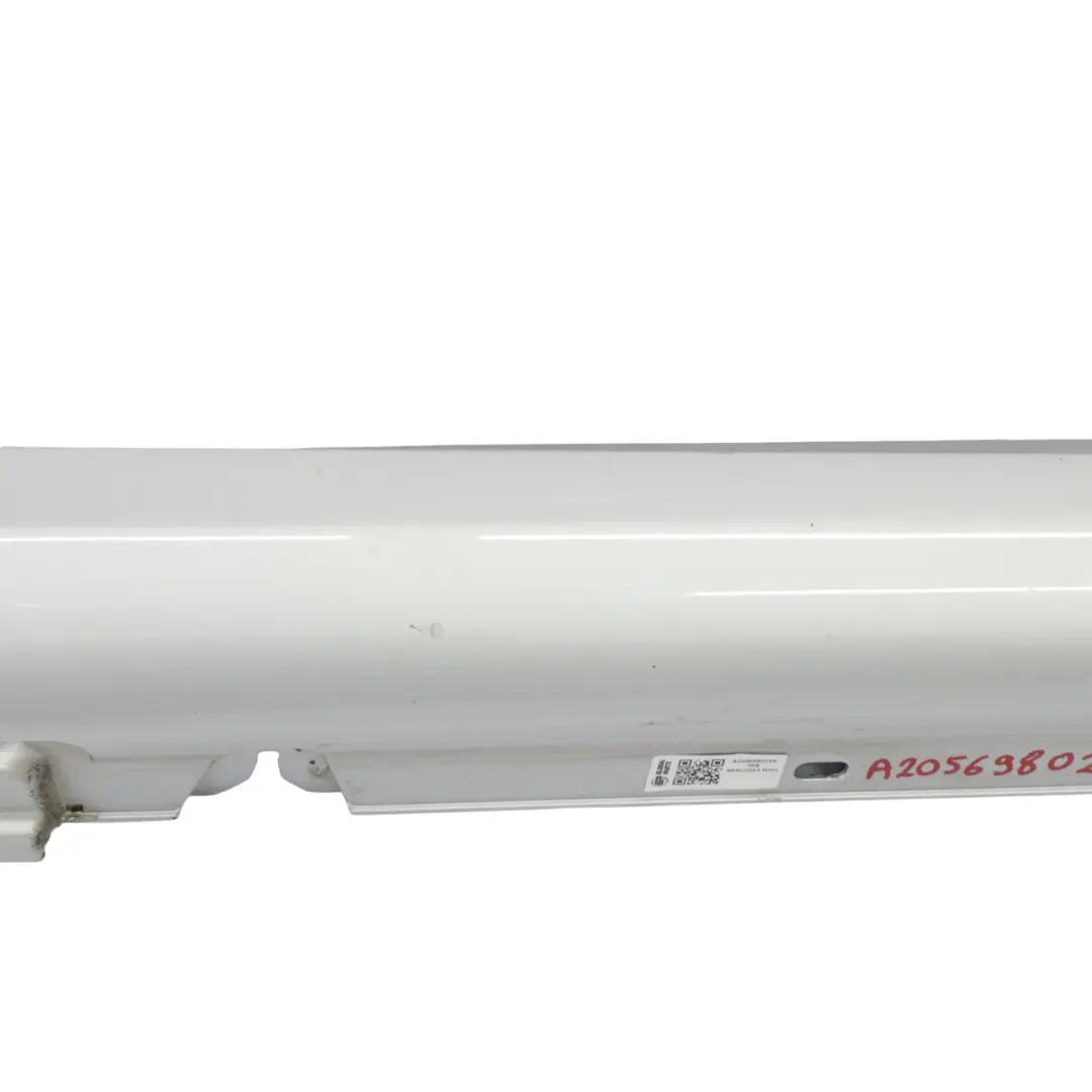 Minigonna laterale destra copri soglia Iridium Silver Metallic 775 per Mercedes W205 con numero di parte A2056980254 Mercedes W205 Minigonna laterale destra copri soglia Iridium Silver Metallic 775 - SKU A2056980254-IRS - Numero di parte A2056980254