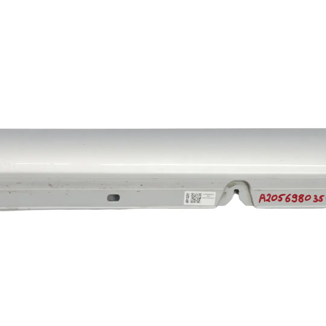 Seitenschweller links Türschwellerabdeckung Iridium Silber - 775 für Mercedes W205 mit Teilenummer A2056980354 Mercedes W205 Seitenschweller links Türschwellerabdeckung Iridium Silber - 775 - SKU A2056980354-IRS1 - Teilenummer A2056980354