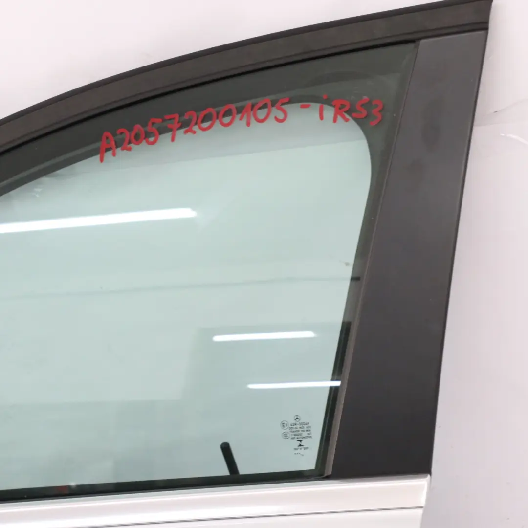Porta anteriore sinistra Iridium Silver Metallic - 775 per Mercedes W205 con numero di parte A2057200105 Mercedes W205 Porta anteriore sinistra Iridium Silver Metallic - 775 - SKU A2057200105-IRS3 - Numero di parte A2057200105