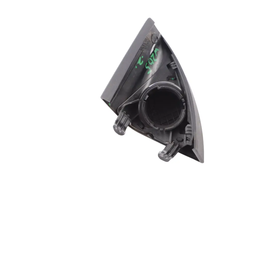 Copertura anteriore destra Triangolo Trim Nero per Mercedes W205 con numero di parte A2057200248 Mercedes W205 Copertura anteriore destra Triangolo Trim Nero - SKU A2057200248 - Numero di parte A2057200248