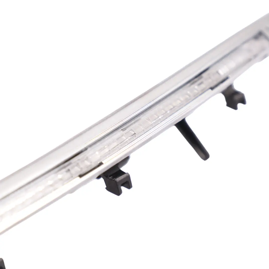 Türkarte vorne rechts Trim Panel Lautsprecher Abdeckung 2057301805 für Mercedes W205 mit Teilenummer A2057204824 Mercedes W205 Türkarte vorne rechts Trim Panel Lautsprecher Abdeckung 2057301805 - SKU A2057204824 - Teilenummer A2057204824