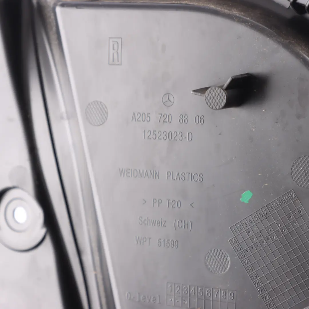 Puerta Trasera Derecha Inserción Aislante Panel para Mercedes W205 con número de pieza A2057208806 Mercedes W205 Puerta Trasera Derecha Inserción Aislante Panel - SKU A2057208806 - Número de pieza A2057208806