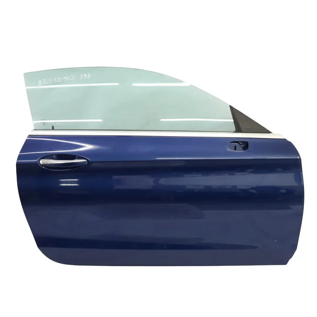 Porta anteriore destra Blu brillante metallizzato - 896 per Mercedes C205 A205 con numero di parte A2057209826 Mercedes C205 A205 Porta anteriore destra Blu brillante metallizzato - 896 - SKU A2057209826-BRB - Numero di parte A2057209826