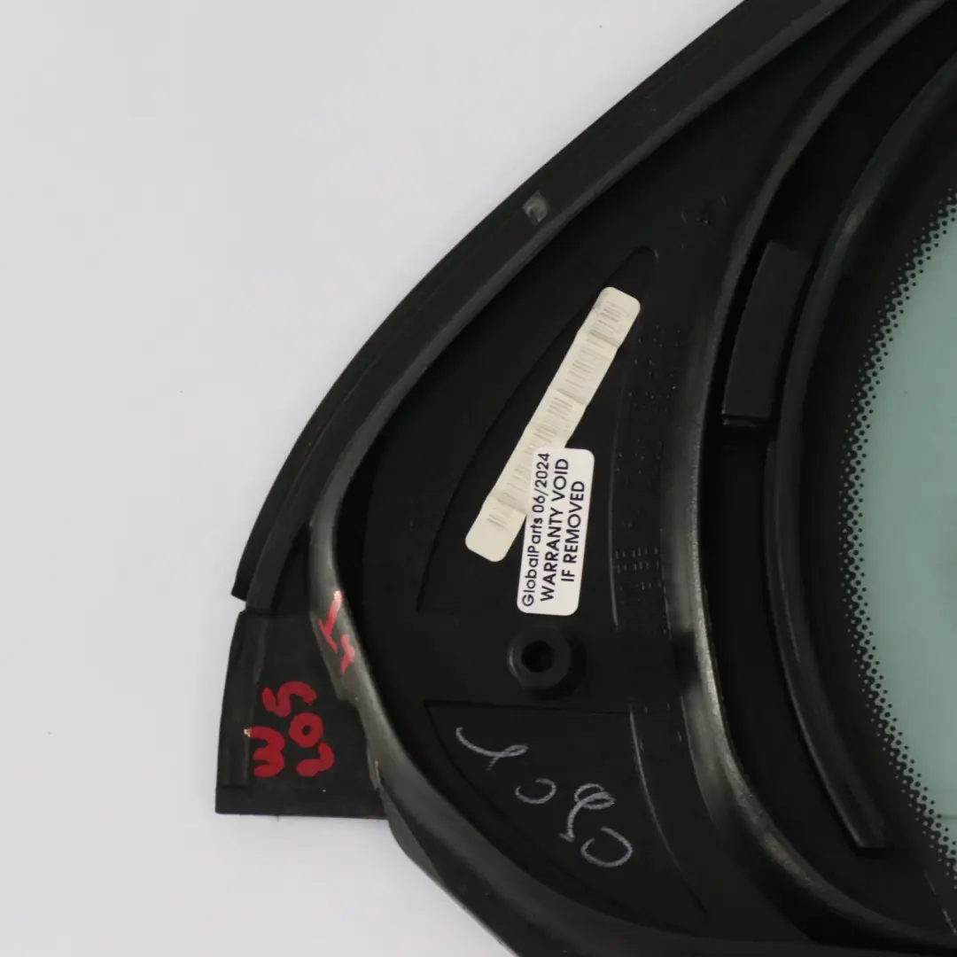 Fenster Glas Viertel Tür Hinten Links AS2 für Mercedes W205 mit Teilenummer A2057300055 Mercedes W205 Fenster Glas Viertel Tür Hinten Links AS2 - SKU A2057300055 - Teilenummer A2057300055