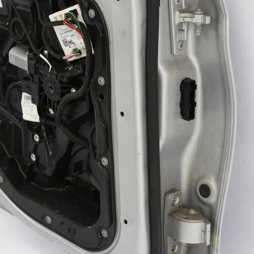 Mercedes W205 Porte Arrière Gauche Argent Iridium Métallisé - 775 - SKU A2057300105-IRS3 - Numéro de pièce A2057300105