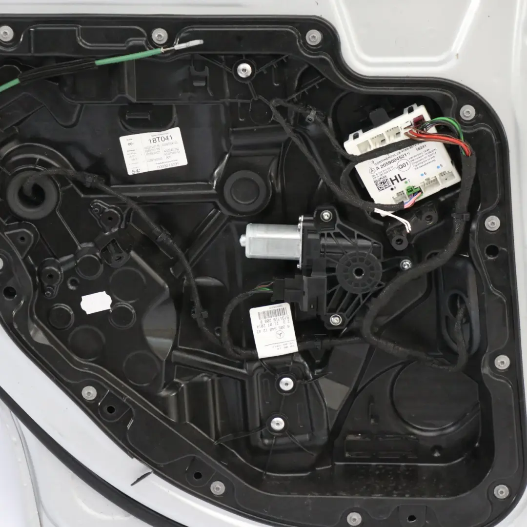 Mercedes W205 Porte Arrière Gauche Argent Iridium Métallisé - 775 - SKU A2057300105-IRS3 - Numéro de pièce A2057300105