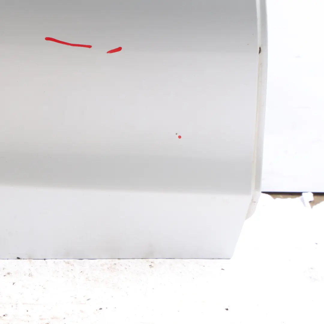 Puerta Trasera Derecha Iridium Silver Metallic - 775 para Mercedes W205 con número de pieza A2057300205 Mercedes W205 Puerta Trasera Derecha Iridium Silver Metallic - 775 - SKU A2057300205-IRS - Número de pieza A2057300205