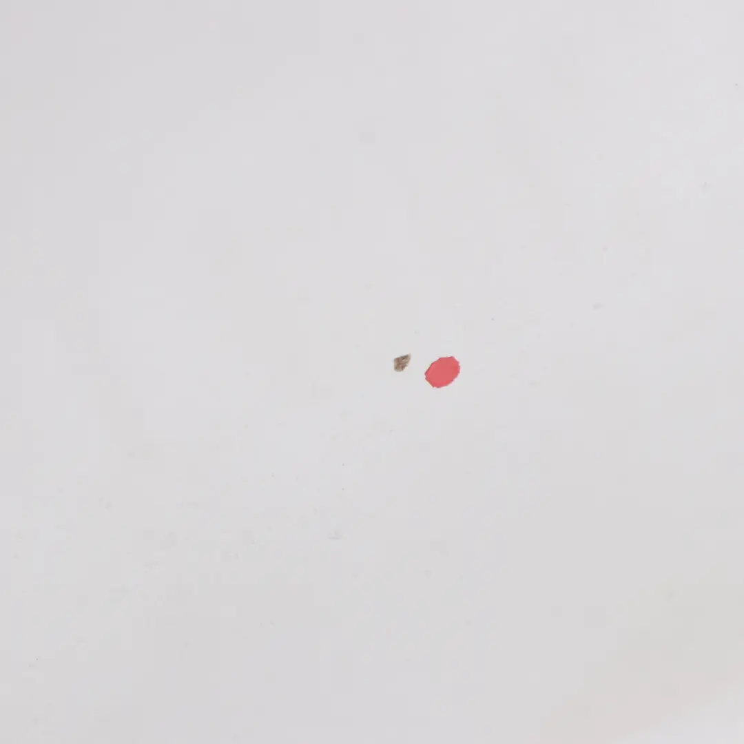 Porta posteriore destra Iridium Silver Metallic - 775 per Mercedes W205 con numero di parte A2057300205 Mercedes W205 Porta posteriore destra Iridium Silver Metallic - 775 - SKU A2057300205-IRS - Numero di parte A2057300205