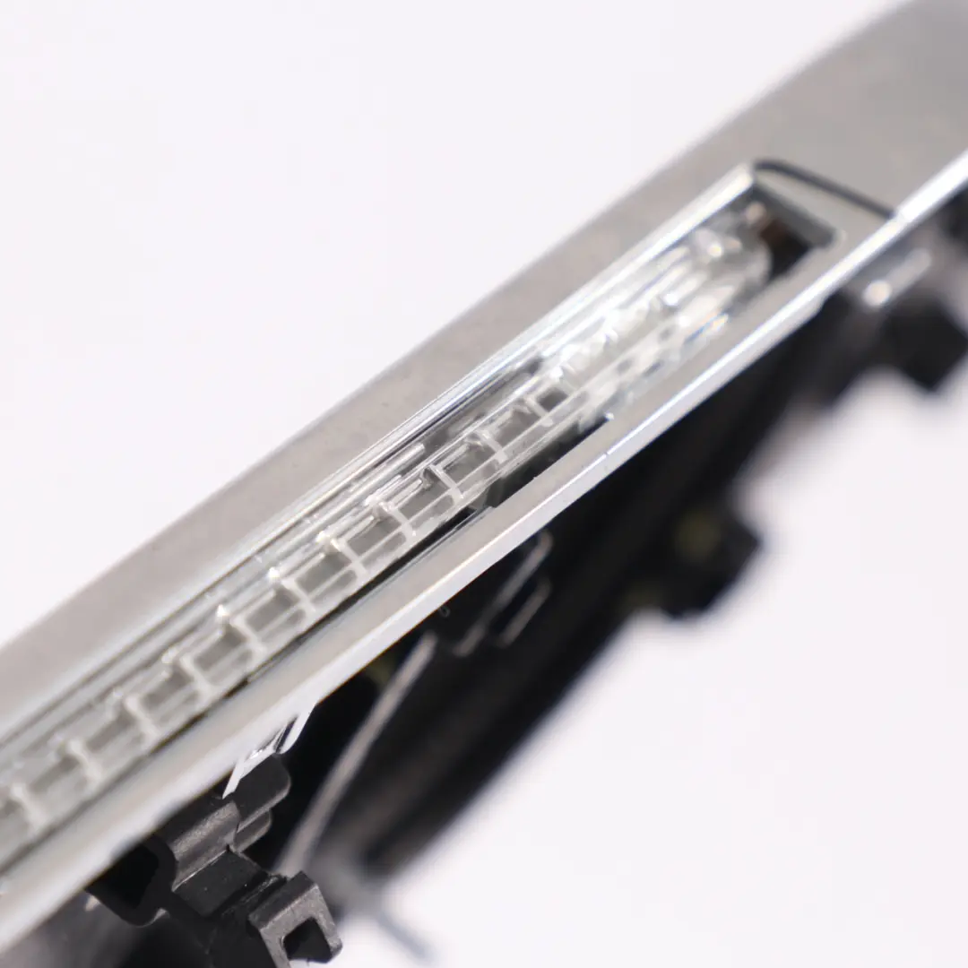 Mercedes W205 Türkarte hinten rechts Trim Lautsprecher Abdeckung A2057301805 - SKU A2057301705 - Teilenummer A2057301705
