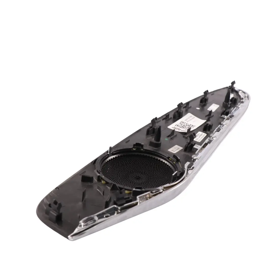 Osłona Listwa Pokrywa Głośnika Drzwi Prawy Tył A2057301805 do Mercedes W205 o numerze A2057301705 Mercedes W205 Osłona Listwa Pokrywa Głośnika Drzwi Prawy Tył A2057301805 - SKU A2057301705 - Numer Części A2057301705