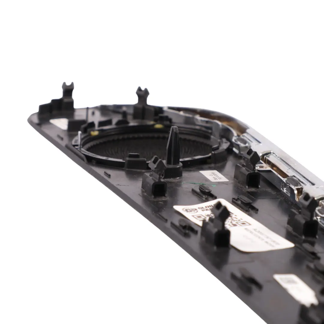 Türkarte hinten rechts Trim Lautsprecher Abdeckung für Mercedes W205 mit Teilenummer A2057301805 Mercedes W205 Türkarte hinten rechts Trim Lautsprecher Abdeckung - SKU A2057301805 - Teilenummer A2057301805