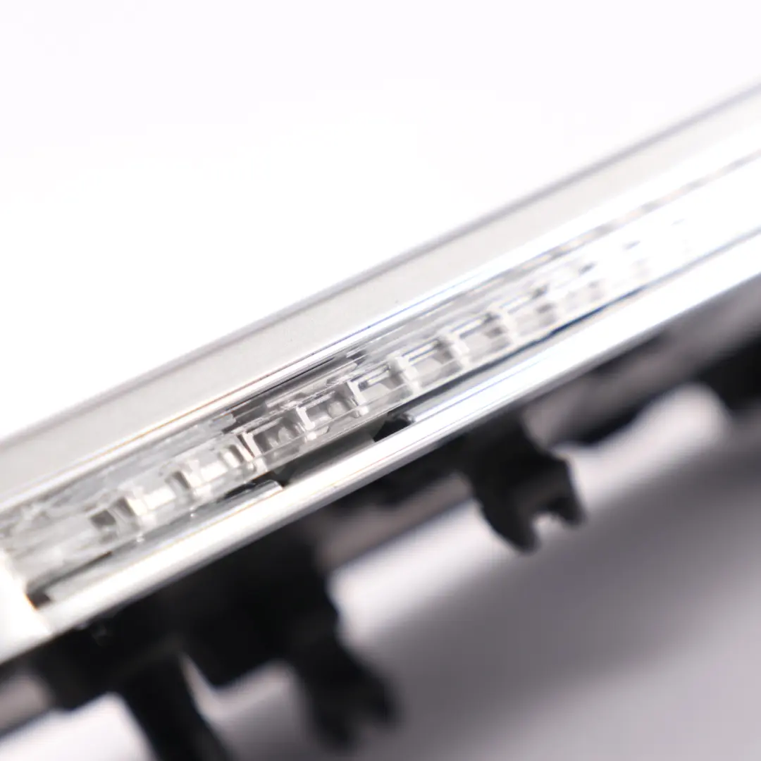 Tarjeta puerta Panel embellecedor trasero derecho Cubierta altavoz para Mercedes W205 con número de pieza A2057301805 Mercedes W205 Tarjeta puerta Panel embellecedor trasero derecho Cubierta altavoz - SKU A2057301805 - Número de pieza A2057301805