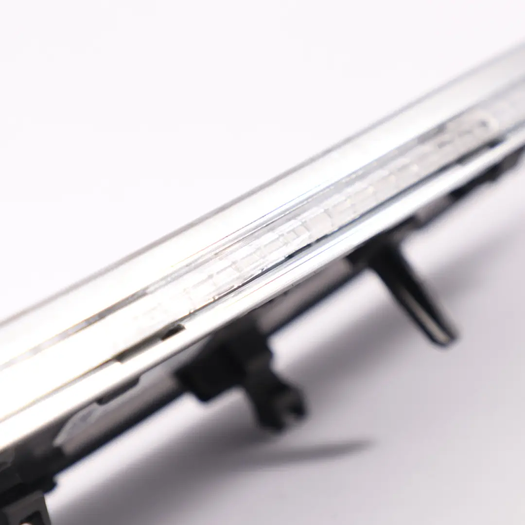 Türkarte hinten rechts Trim Lautsprecher Abdeckung für Mercedes W205 mit Teilenummer A2057301805 Mercedes W205 Türkarte hinten rechts Trim Lautsprecher Abdeckung - SKU A2057301805 - Teilenummer A2057301805