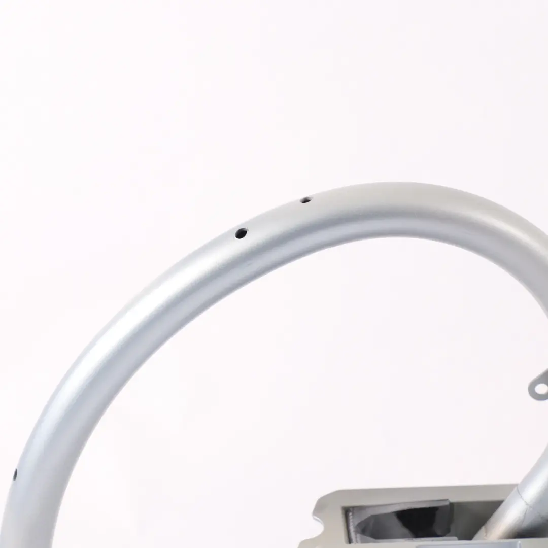 Cerniera portellone posteriore destro Diamond Silver Metallic per Mercedes W205 con numero di parte A2057500428 Mercedes W205 Cerniera portellone posteriore destro Diamond Silver Metallic - SKU A2057500428-DSI - Numero di parte A2057500428