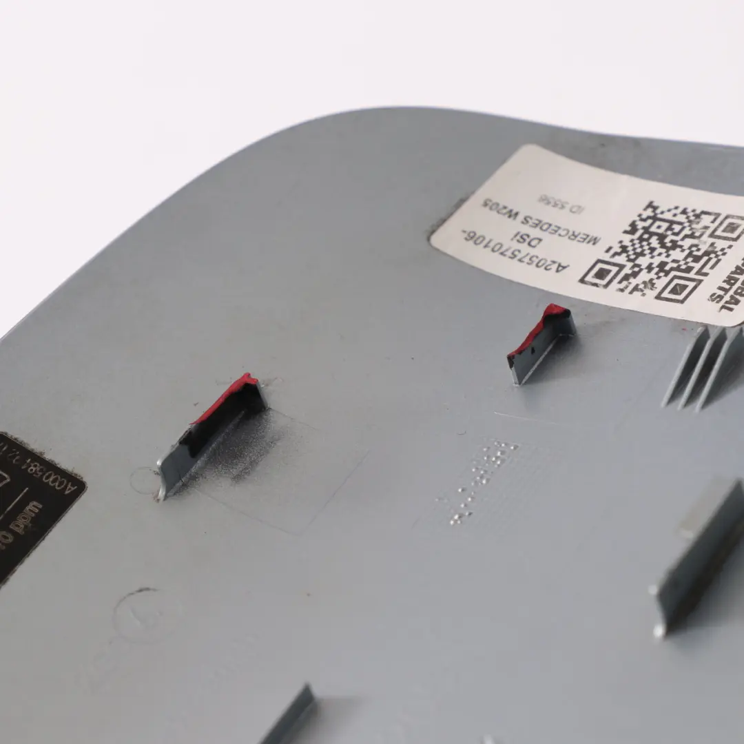 Kraft Stoff Füll Stutzen Klappe Tank Deckel für Mercedes W205 mit Teilenummer A2057570106 Mercedes W205 Kraft Stoff Füll Stutzen Klappe Tank Deckel - SKU A2057570106-DSI - Teilenummer A2057570106