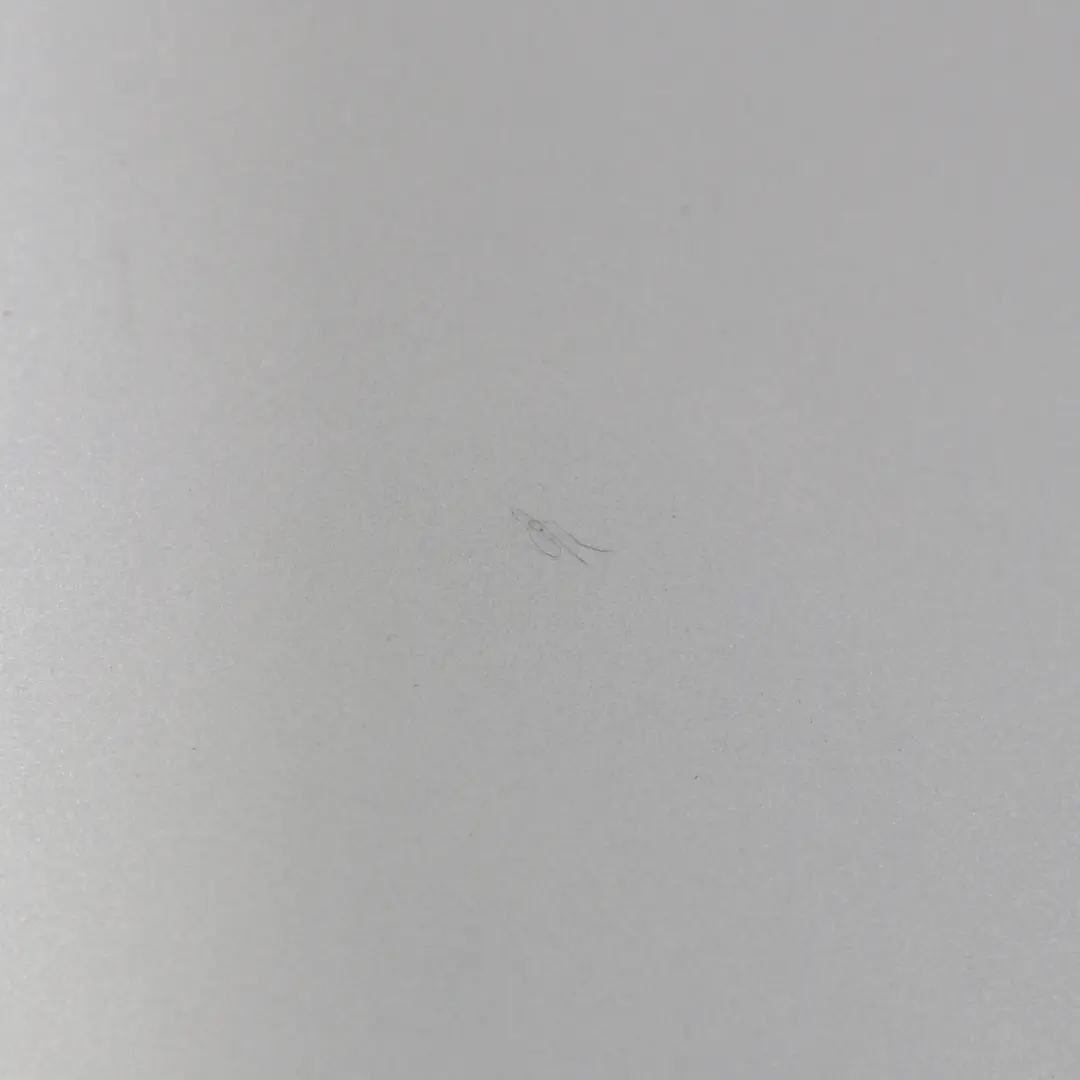 Klapka Wlewu Paliwa Srebrna do Mercedes W205 o numerze A2057570106 Mercedes W205 Klapka Wlewu Paliwa Srebrna - SKU A2057570106-DSI - Numer Części A2057570106