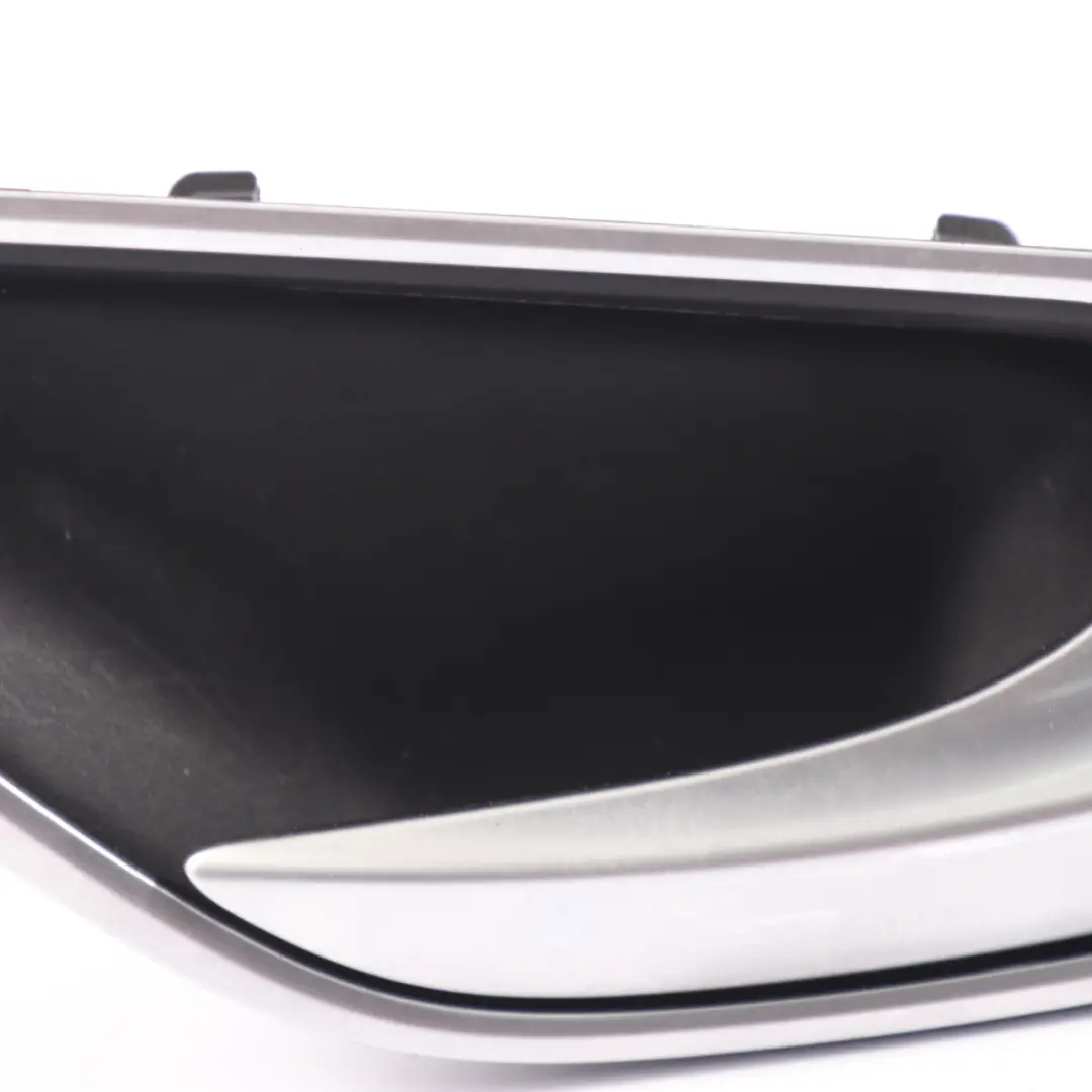 Maniglia interna porta Coprire presa posteriore destra per Mercedes W205 con numero di parte A2057600400 Mercedes W205 Maniglia interna porta Coprire presa posteriore destra - SKU A2057600400 - Numero di parte A2057600400