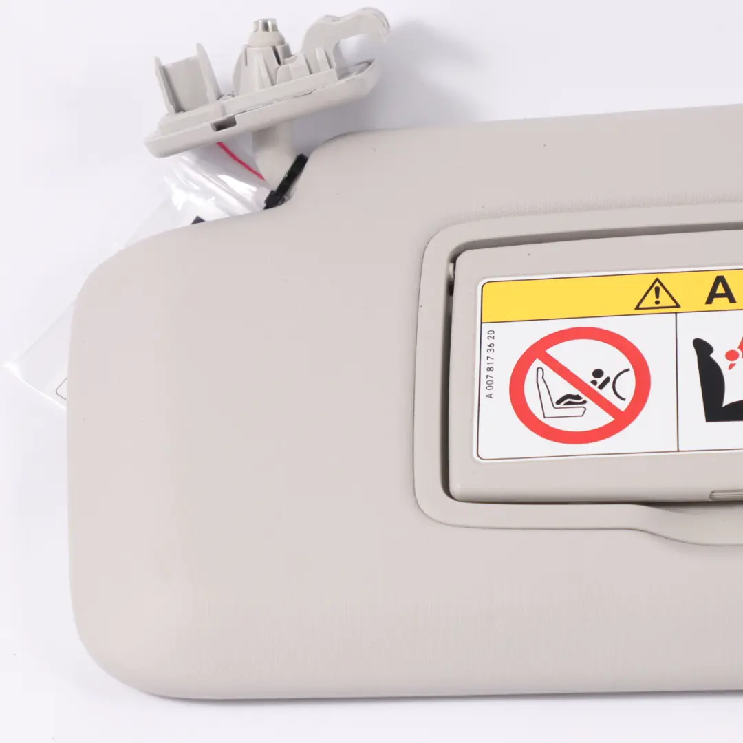 Sonnenblende Mercedes W205 X253 Links Spiegel mit Etikett Grau für mit Teilenummer A2058107104 Sonnenblende Mercedes W205 X253 Links Spiegel mit Etikett Grau - SKU A2058107104 - Teilenummer A2058107104