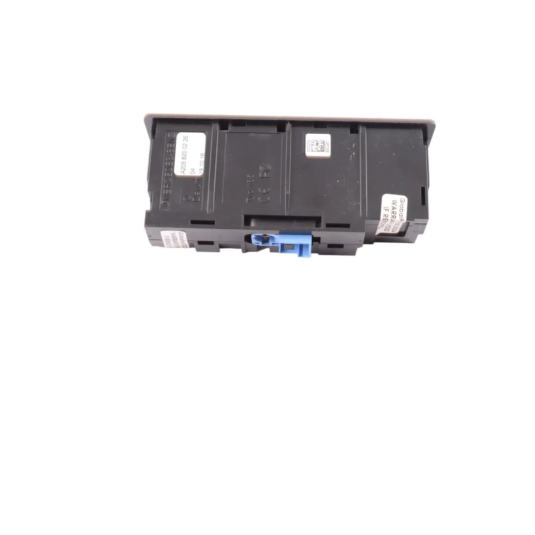 Multimedia Connector Mercedes W205 W213 W907 USB Port SD Card Reader to with Part number A2058200226 Multimedia Connector Mercedes W205 W213 W907 USB Port SD Card Reader - SKU A2058200226 - Part number A2058200226