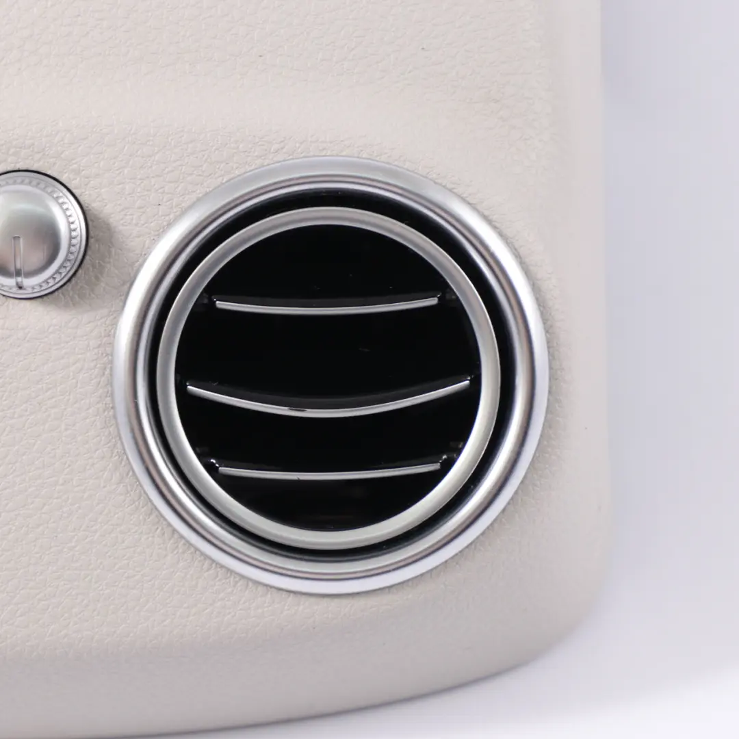 Mercedes W205 W213 Console Centrale Console d'aération arrière Beige - SKU A2058300501-5 - Numéro de pièce A2058300501