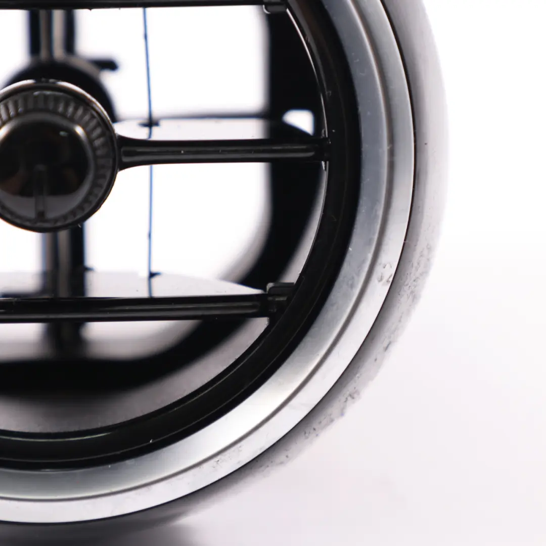 Armaturenbrett Lüftungsdüse Kanal für Mercedes W205 GLC C253 mit Teilenummer A2058304504 Mercedes W205 GLC C253 Armaturenbrett Lüftungsdüse Kanal - SKU A2058304504 - Teilenummer A2058304504