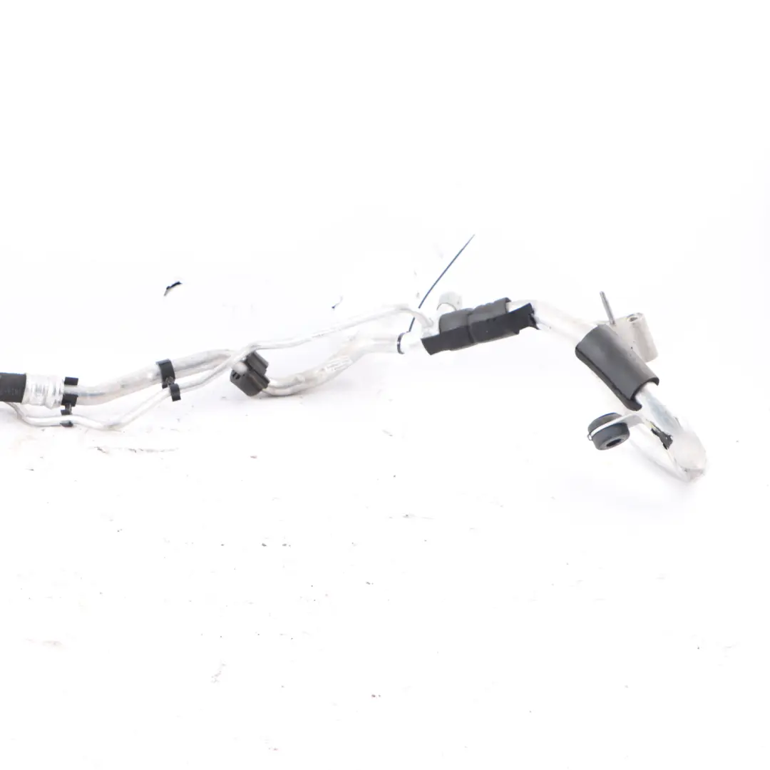 Mercedes W205 Tuyau Climatisation Conduite Liquide Refroidissement - SKU A2058307604 - Numéro de pièce A2058307604