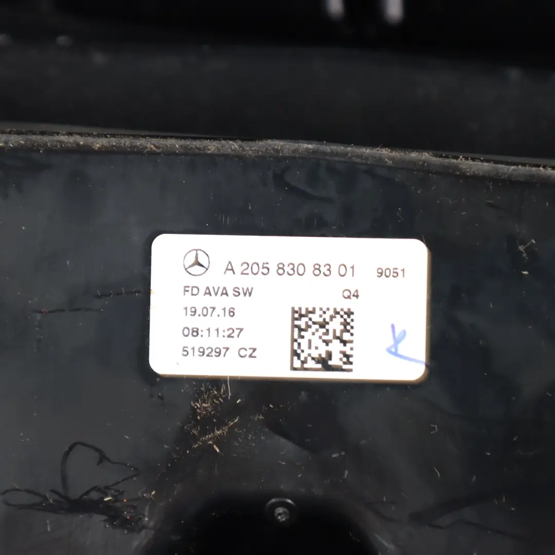 Mercedes W205 Console Centrale Vaschetta Portaoggetti Presa Aria Posteriore Nero - SKU A2058308301 - Numero di parte A2058308301