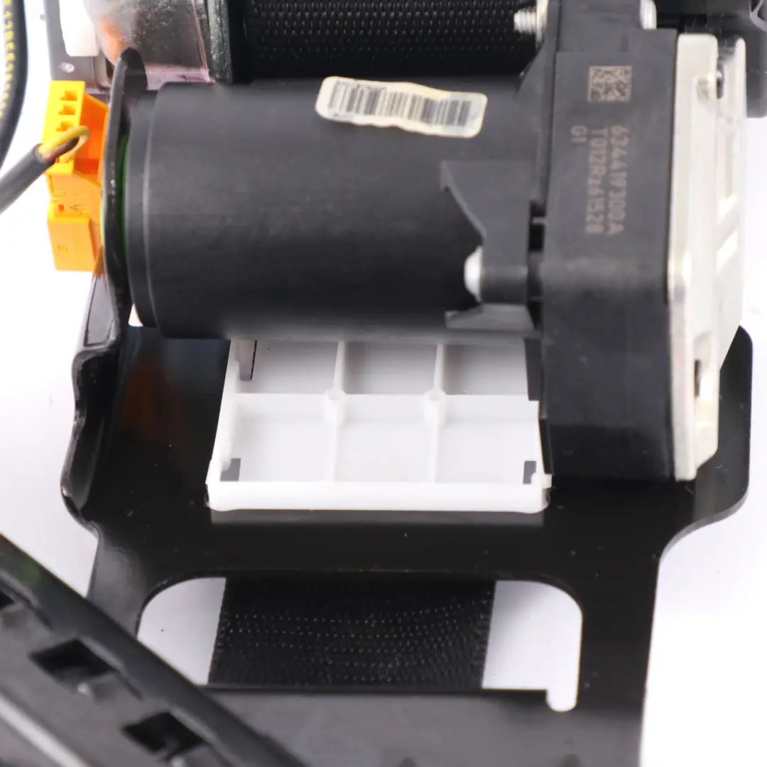 Ceinture sécurité supérieure avant gauche pour Mercedes W205 à propos du numéro de pièce A2058607700 Mercedes W205 Ceinture sécurité supérieure avant gauche - SKU A2058607700 - Numéro de pièce A2058607700