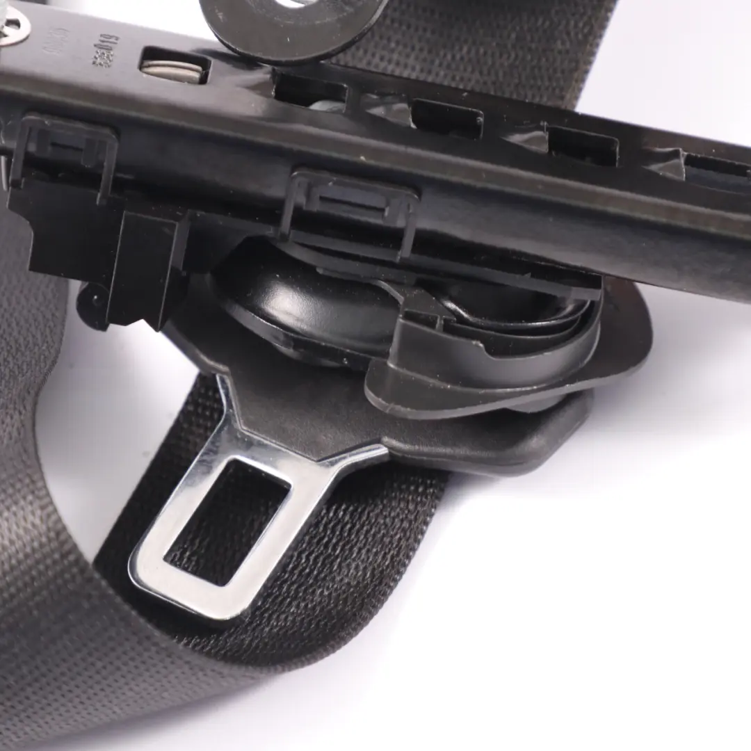 Ceinture de sécurité supérieure avant droite pour Mercedes W205 à propos du numéro de pièce A2058607800 Mercedes W205 Ceinture de sécurité supérieure avant droite - SKU A2058607800 - Numéro de pièce A2058607800