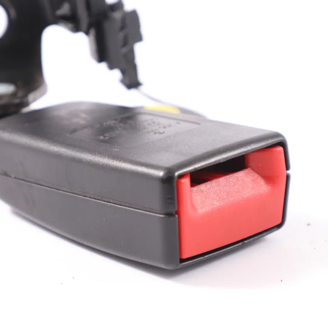 Ceinture arrière Boucle sécurité pour Mercedes W205 à propos du numéro de pièce A2058609201 Mercedes W205 Ceinture arrière Boucle sécurité - SKU A2058609201 - Numéro de pièce A2058609201