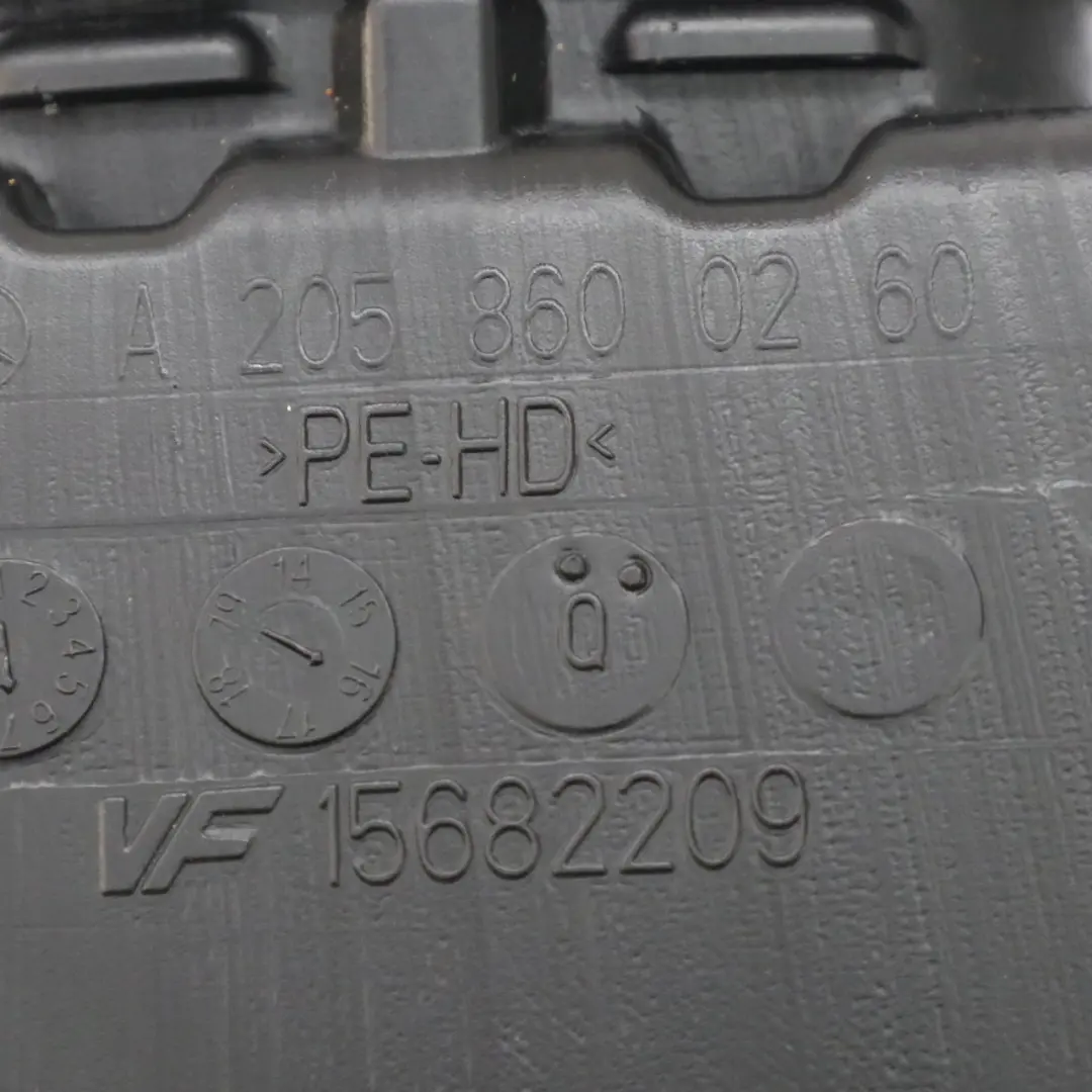 Zbiornik Płynu Spryskiwaczy do Mercedes W205 W213 C238 o numerze A2058690220 Mercedes W205 W213 C238 Zbiornik Płynu Spryskiwaczy - SKU A2058690220 - Numer Części A2058690220