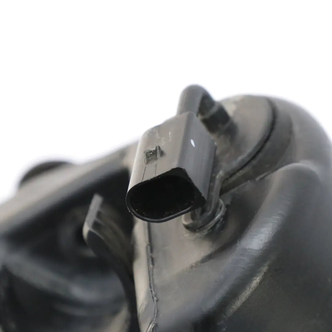 Lavacristalli Mercedes W205 W213 C238 Serbatoio liquido per con numero di parte A2058690220 Lavacristalli Mercedes W205 W213 C238 Serbatoio liquido - SKU A2058690220 - Numero di parte A2058690220