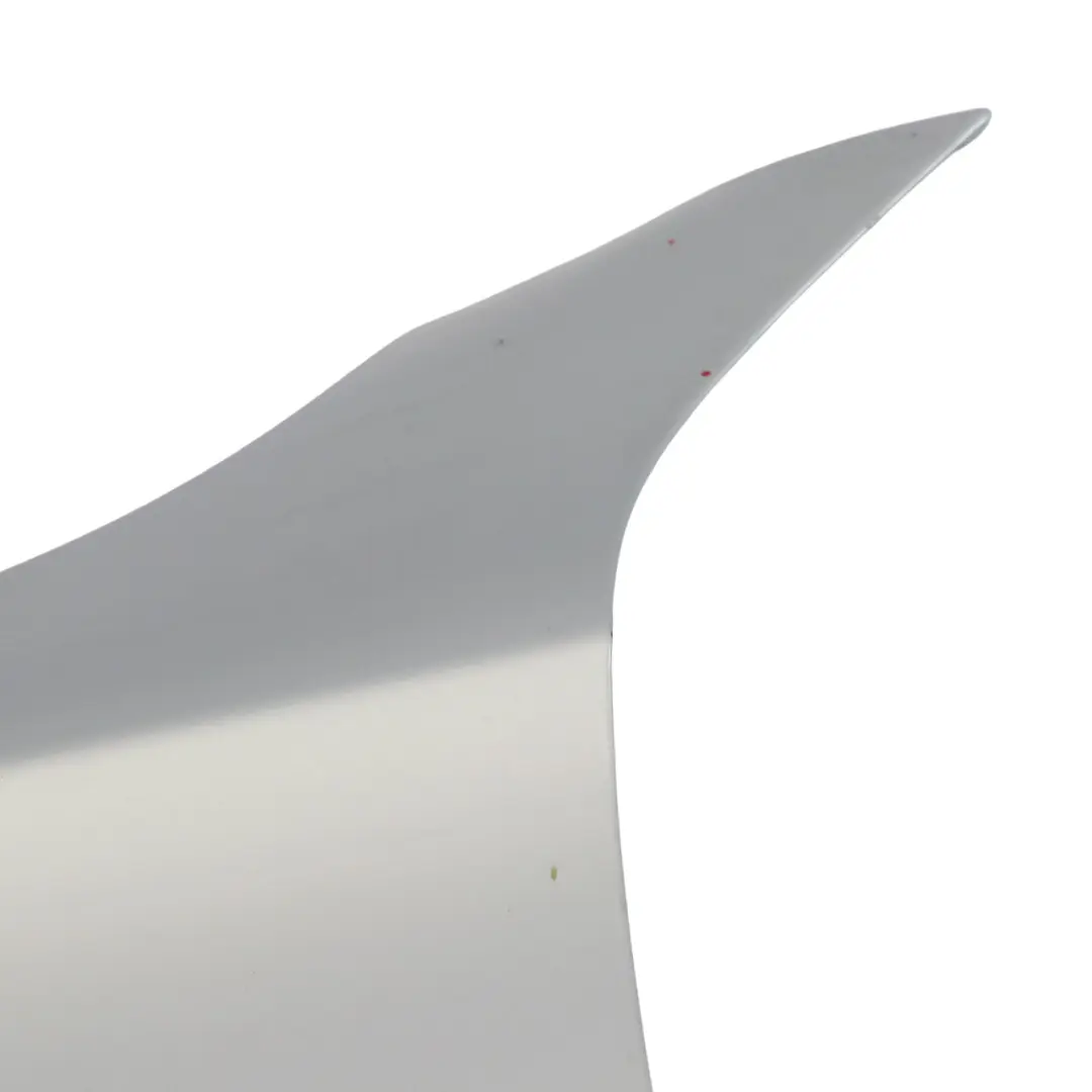 Wing Panel Parafango anteriore sinistro lato Iridium Silver - 775 per Mercedes W205 con numero di parte A2058800118 Mercedes W205 Wing Panel Parafango anteriore sinistro lato Iridium Silver - 775 - SKU A2058800118-IRS2 - Numero di parte A2058800118