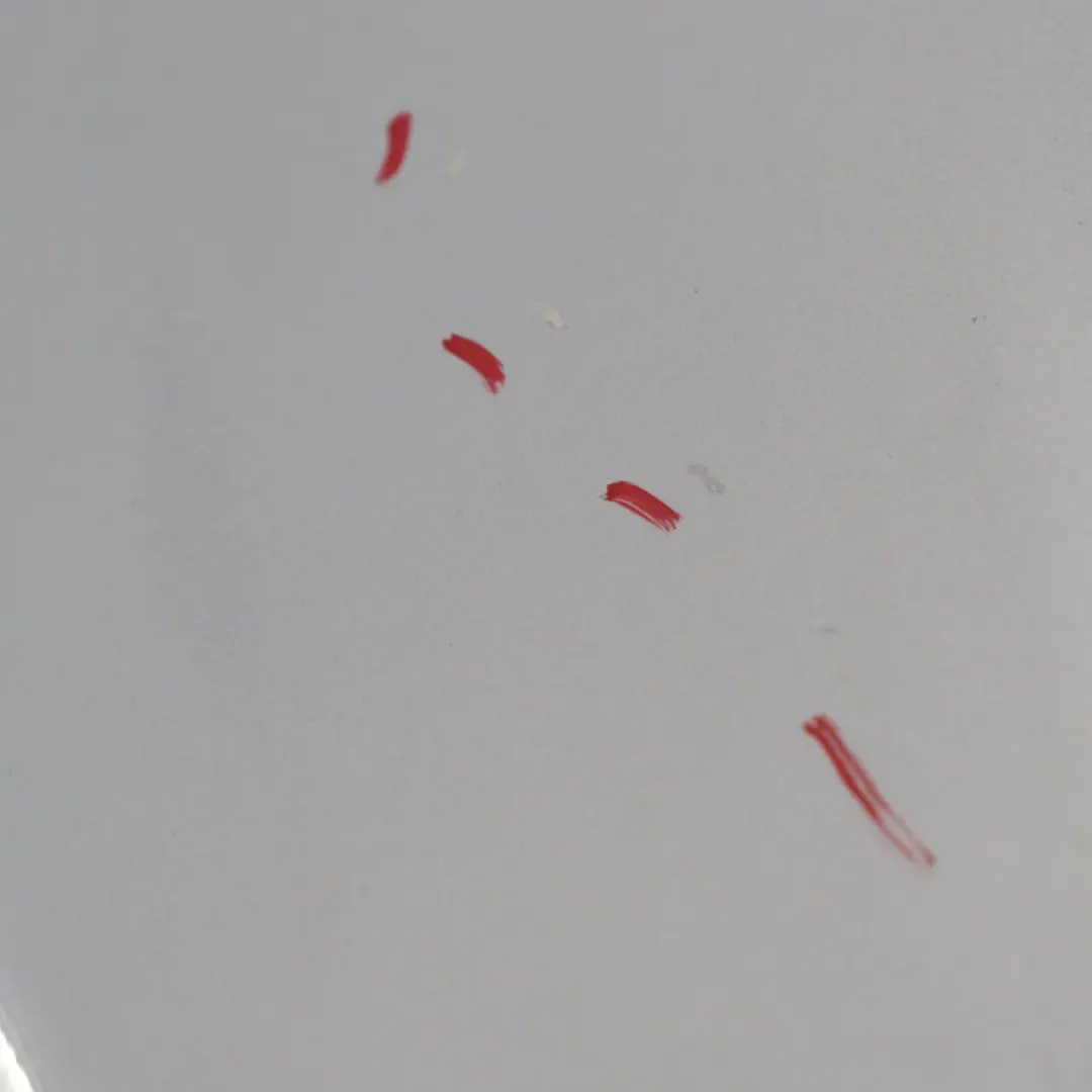 Parafango anteriore destro laterale Iridium Silver 775 per Mercedes W205 con numero di parte A2058800218 Mercedes W205 Parafango anteriore destro laterale Iridium Silver 775 - SKU A2058800218-IRS1 - Numero di parte A2058800218