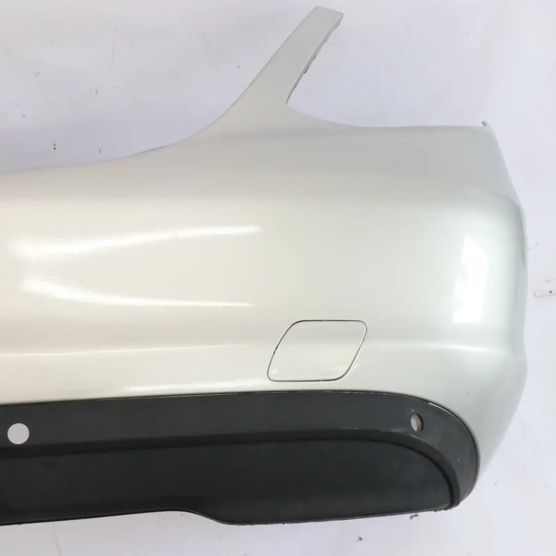 Zderzak Tylny Diamond Silver Srebrny Metalik - 988 do Mercedes W205 o numerze A2058800347 Mercedes W205 Zderzak Tylny Diamond Silver Srebrny Metalik - 988 - SKU A2058800347-DSI - Numer Części A2058800347
