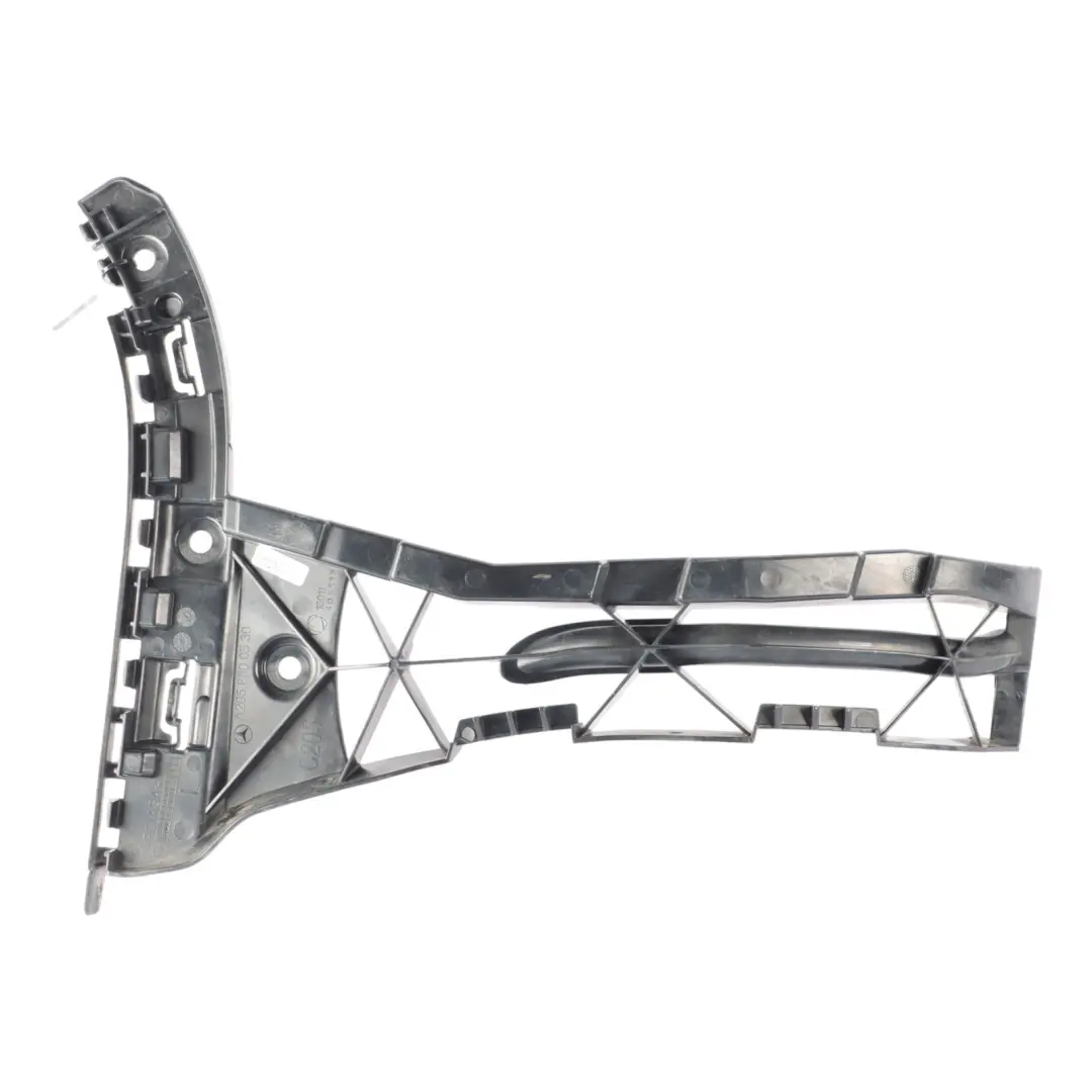 Supporto staffa paraurti posteriore sinistro per Mercedes C205 W205 con numero di parte A2058800530 Mercedes C205 W205 Supporto staffa paraurti posteriore sinistro - SKU A2058800530 - Numero di parte A2058800530